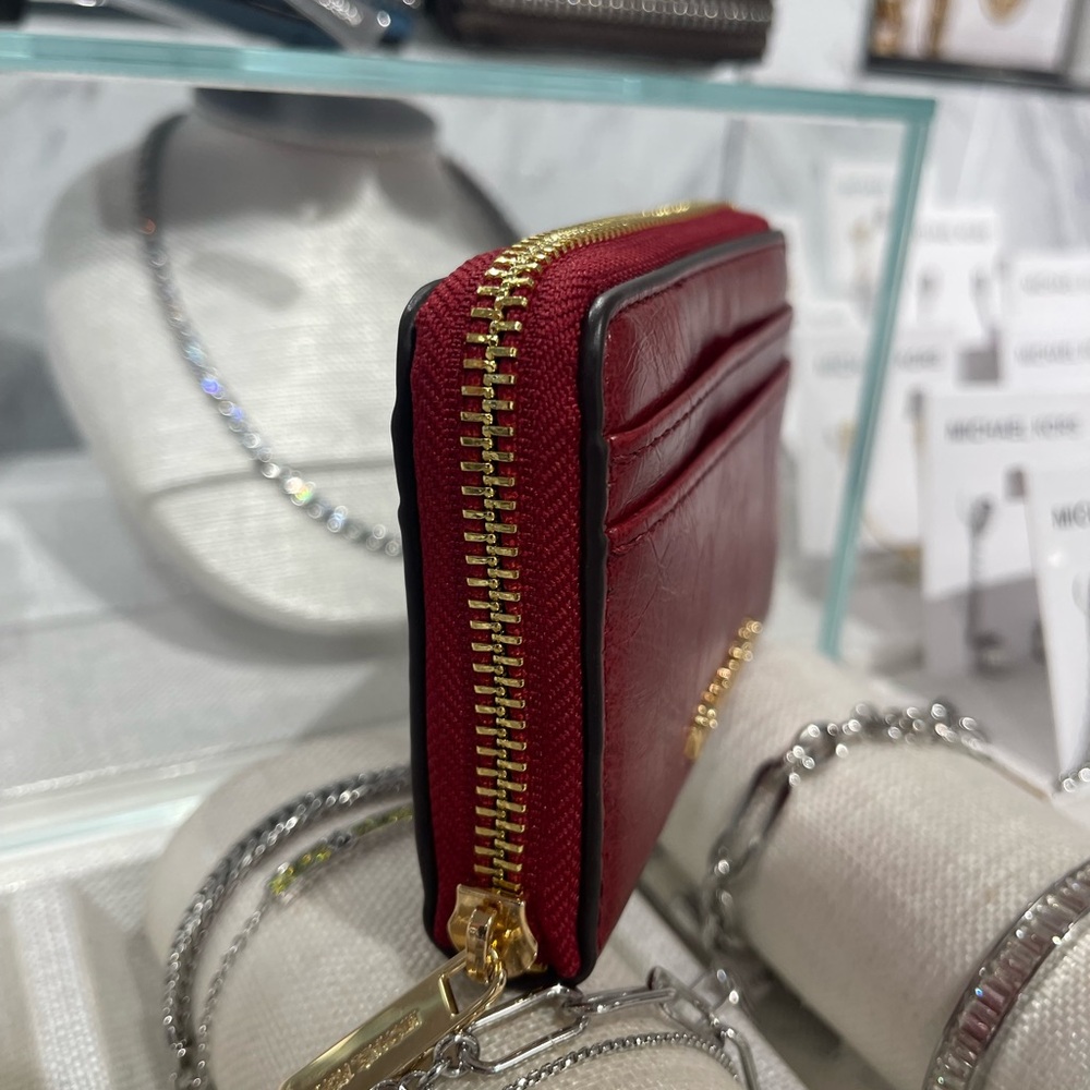 MICHAEL KORS Jet Set Medium Distressed Zip Around Card Case
Cherry 
NWT - Picture 5 of 16